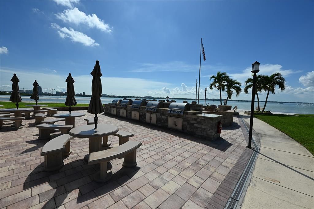 For Sale: $639,000 (2 beds, 2 baths, 1260 Square Feet)