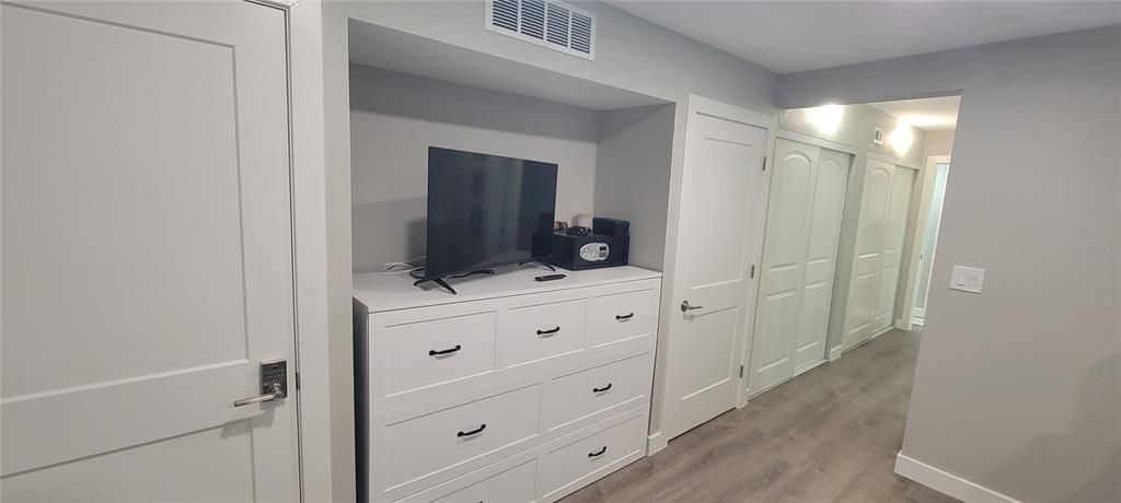 For Sale: $639,000 (2 beds, 2 baths, 1260 Square Feet)