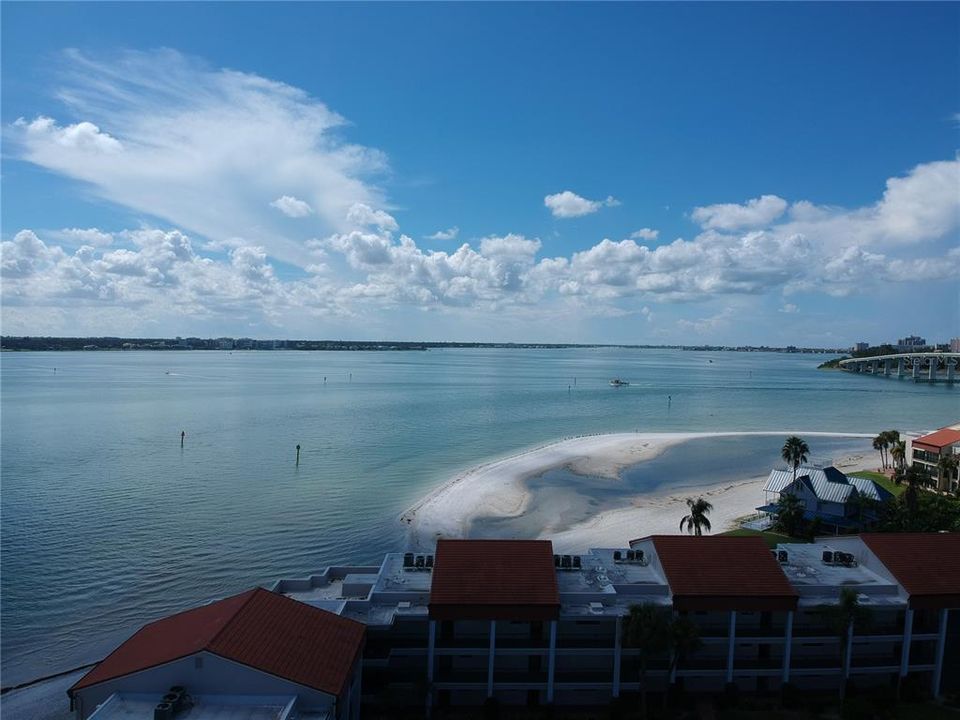 For Sale: $639,000 (2 beds, 2 baths, 1260 Square Feet)