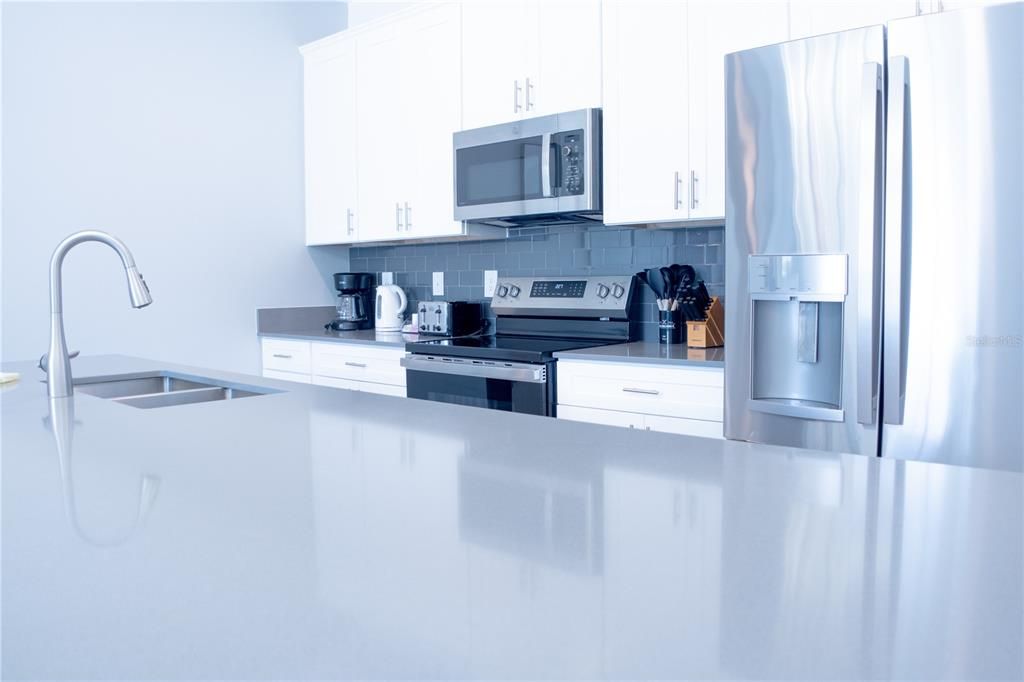 For Rent: $3,200 (4 beds, 3 baths, 1902 Square Feet)