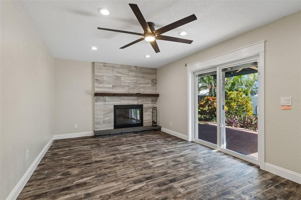 For Rent: $3,500 (3 beds, 2 baths, 1703 Square Feet)