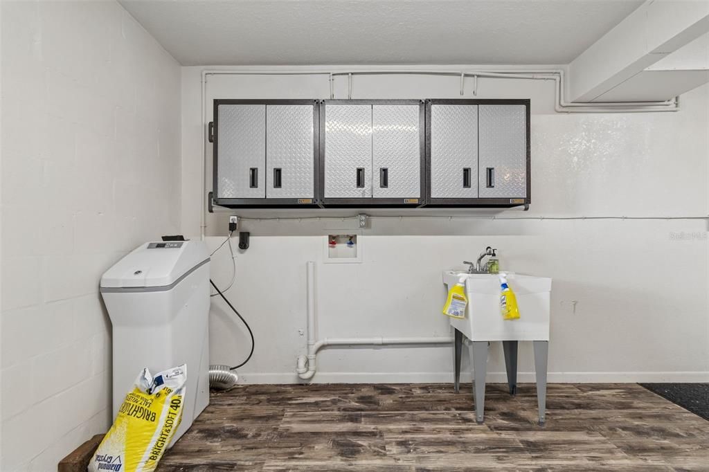 For Rent: $3,500 (3 beds, 2 baths, 1703 Square Feet)