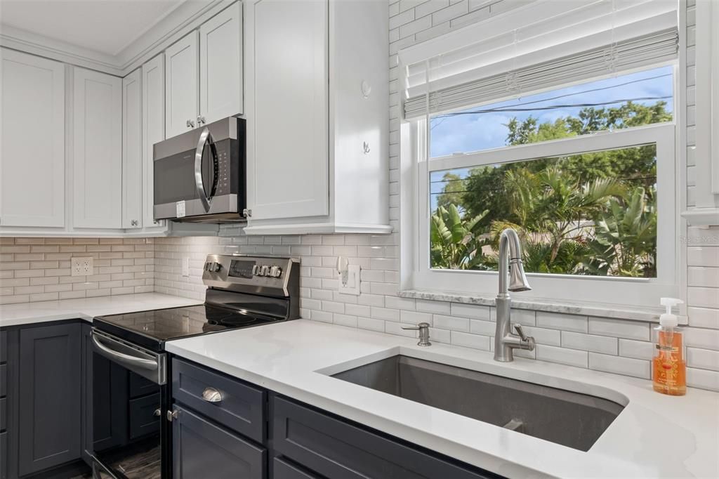 For Rent: $3,500 (3 beds, 2 baths, 1703 Square Feet)