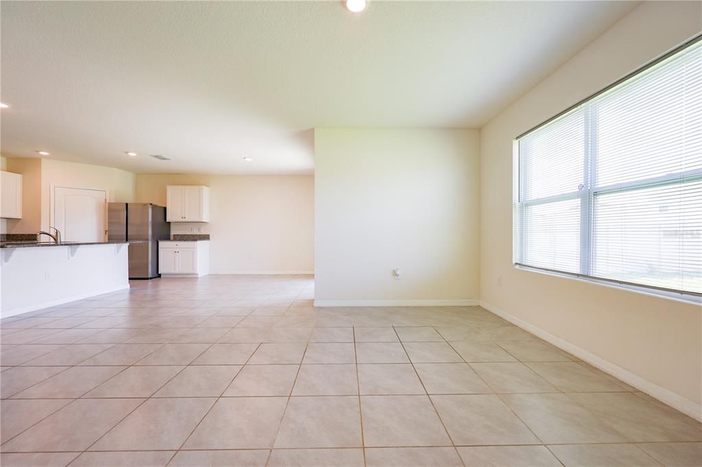 For Rent: $2,200 (4 beds, 2 baths, 1846 Square Feet)