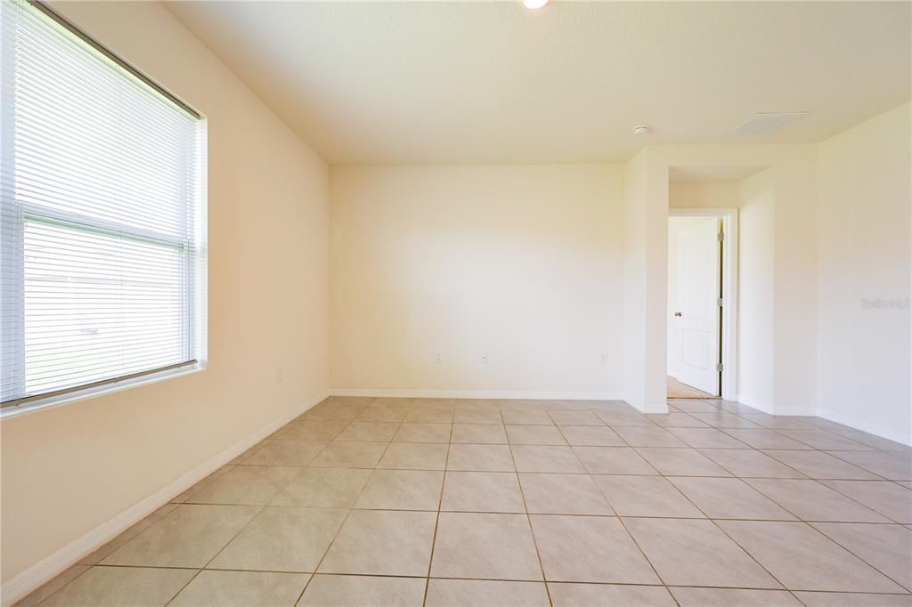For Rent: $2,200 (4 beds, 2 baths, 1846 Square Feet)