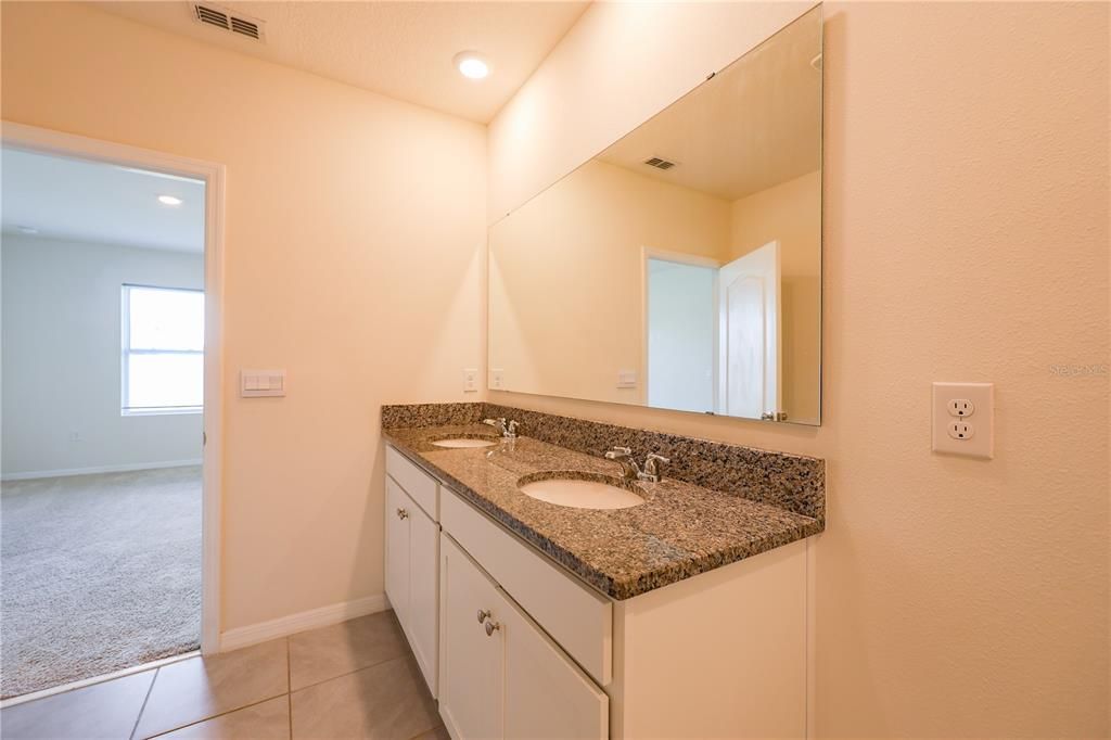 For Rent: $2,200 (4 beds, 2 baths, 1846 Square Feet)