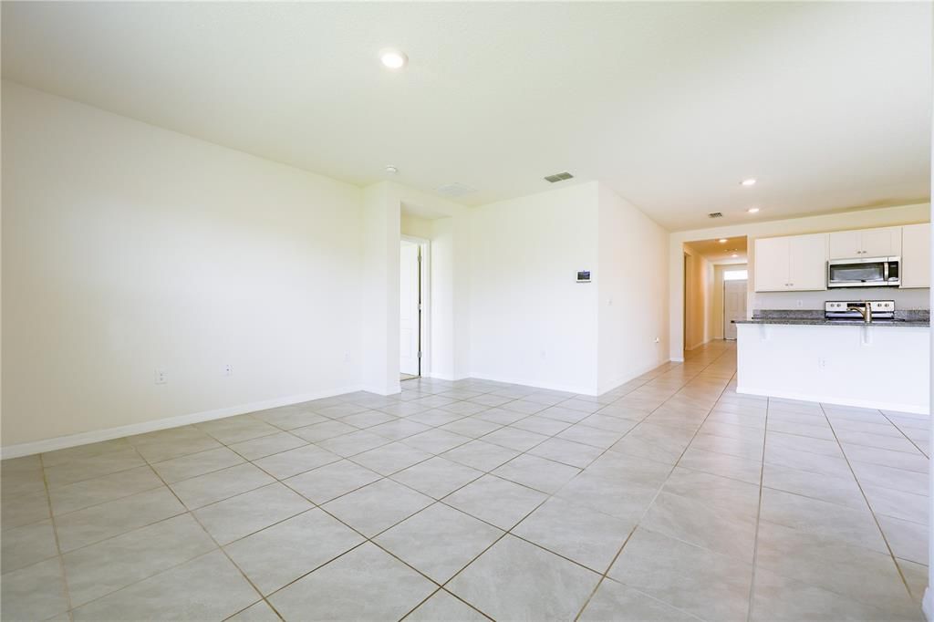 For Rent: $2,200 (4 beds, 2 baths, 1846 Square Feet)