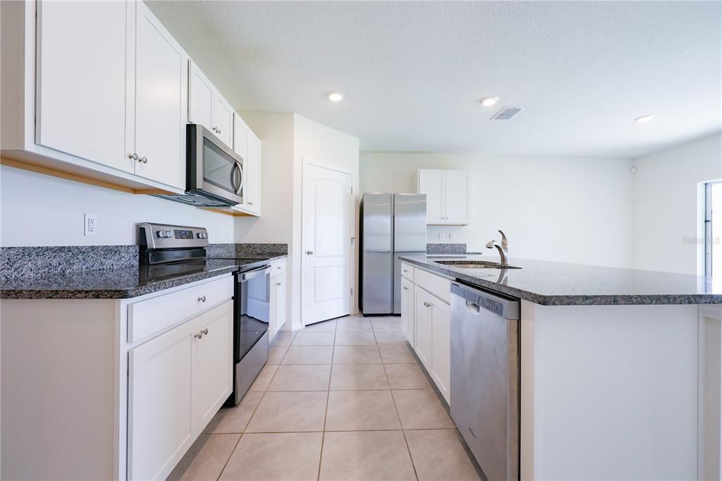 For Rent: $2,200 (4 beds, 2 baths, 1846 Square Feet)