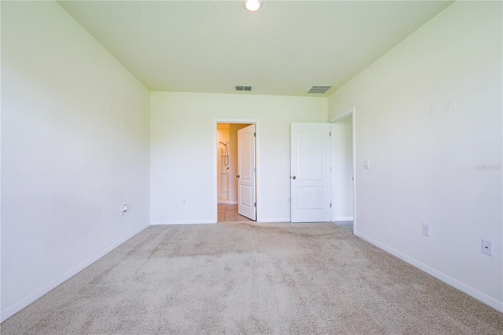 For Rent: $2,200 (4 beds, 2 baths, 1846 Square Feet)