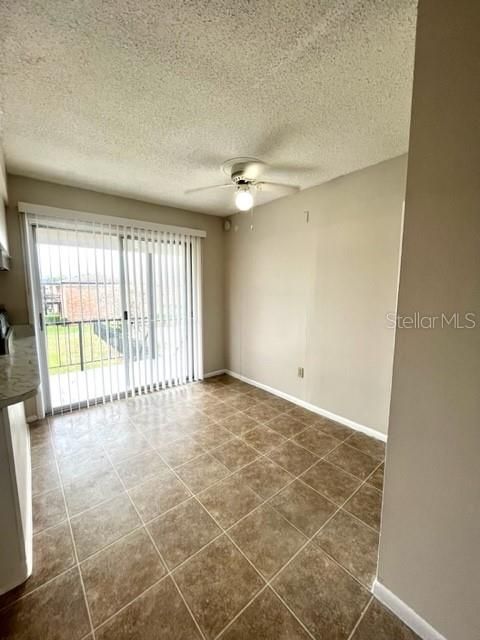 В аренду: $1,395 (2 спален, 1 ванн, 896 Квадратных фут)