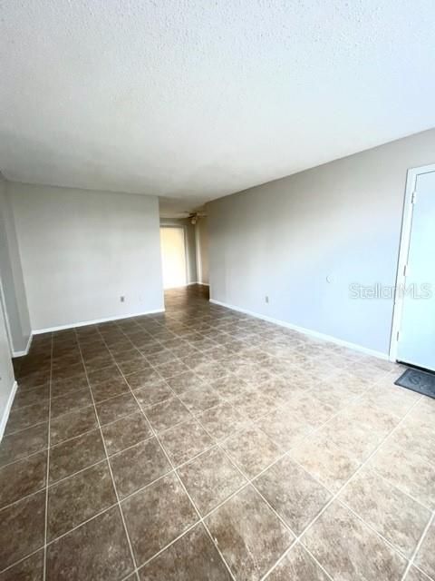 В аренду: $1,395 (2 спален, 1 ванн, 896 Квадратных фут)
