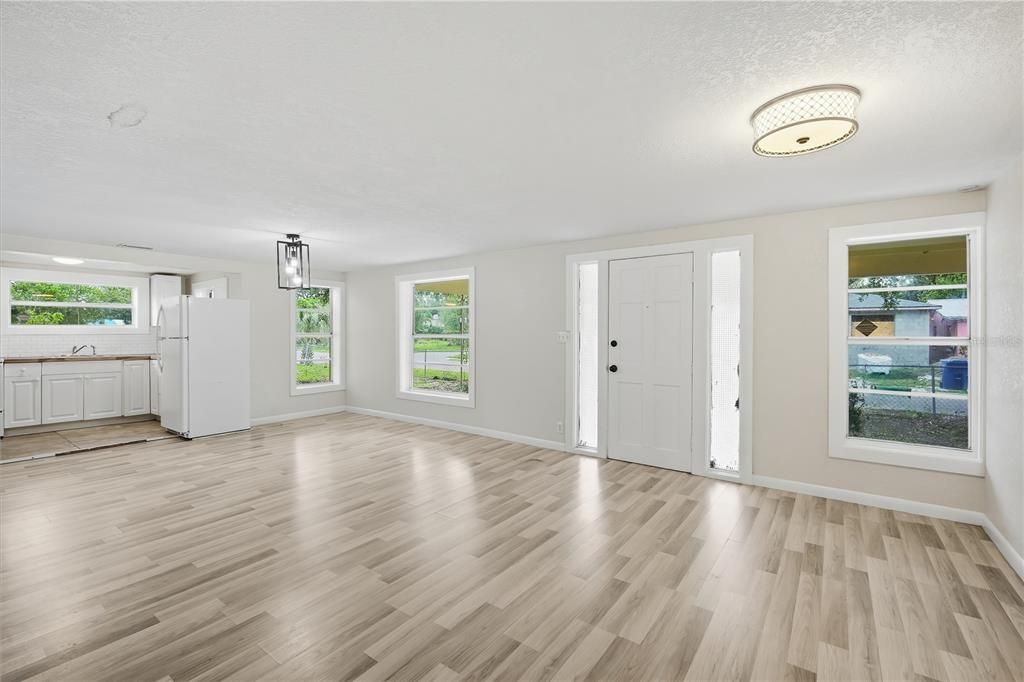 В аренду: $2,195 (3 спален, 2 ванн, 1610 Квадратных фут)