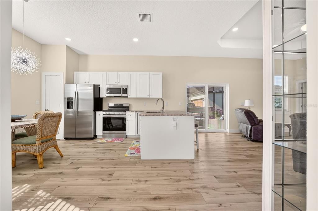 For Sale: $659,900 (4 beds, 3 baths, 2779 Square Feet)