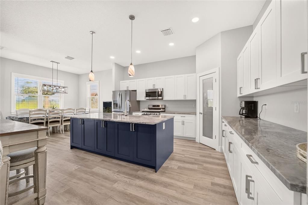 For Sale: $659,900 (4 beds, 3 baths, 2779 Square Feet)