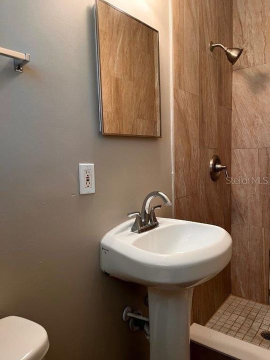 For Rent: $1,650 (3 beds, 2 baths, 1000 Square Feet)