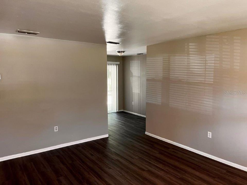 For Rent: $1,650 (3 beds, 2 baths, 1000 Square Feet)