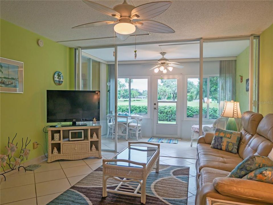 For Sale: $179,900 (2 beds, 2 baths, 1045 Square Feet)