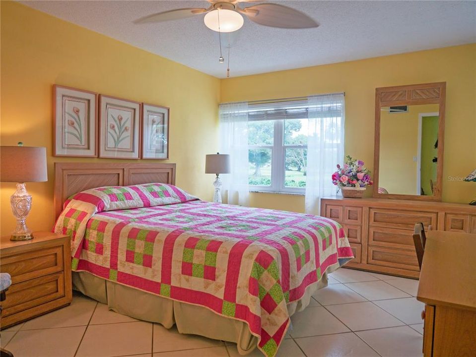 For Sale: $179,900 (2 beds, 2 baths, 1045 Square Feet)