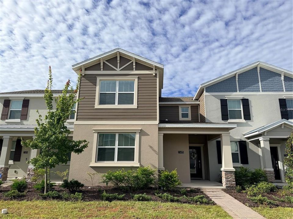 For Sale: $435,000 (4 beds, 2 baths, 1992 Square Feet)