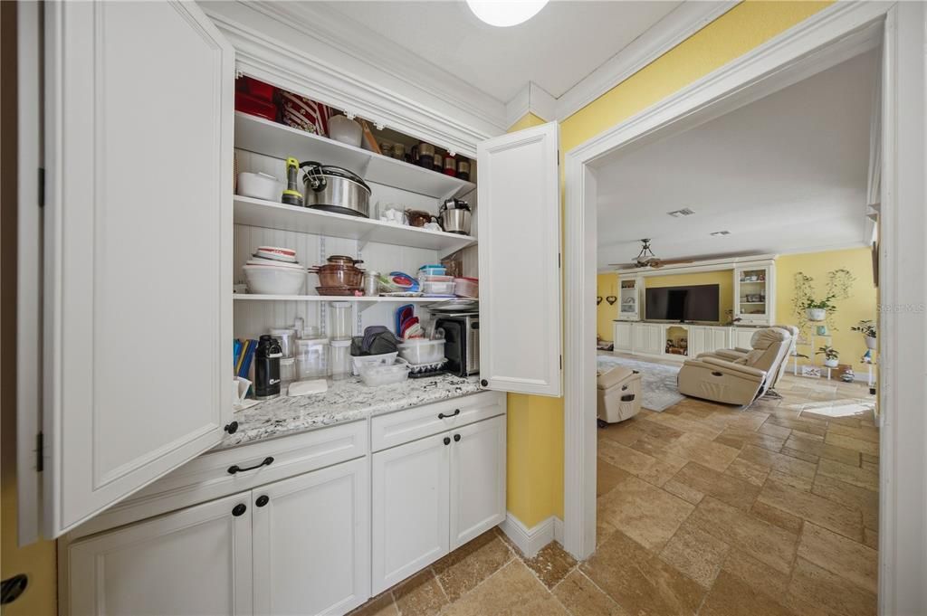 На продажу: $328,500 (2 спален, 2 ванн, 1822 Квадратных фут)