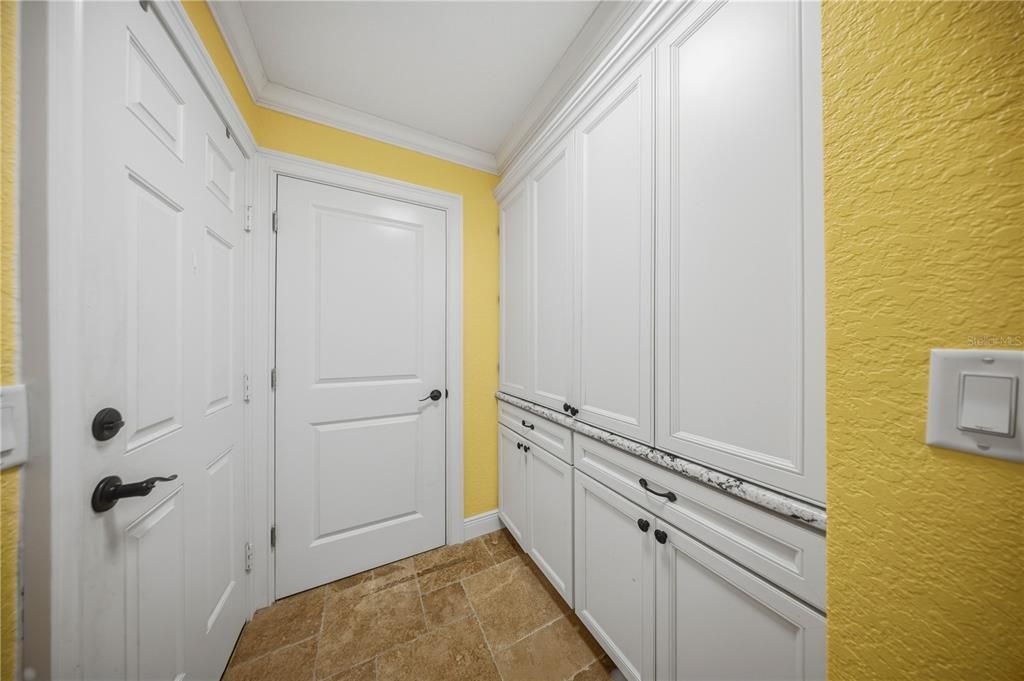 На продажу: $328,500 (2 спален, 2 ванн, 1822 Квадратных фут)