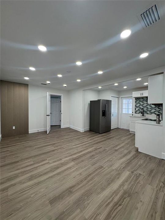 For Sale: $360,000 (4 beds, 3 baths, 1404 Square Feet)