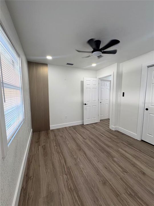 For Sale: $360,000 (4 beds, 3 baths, 1404 Square Feet)