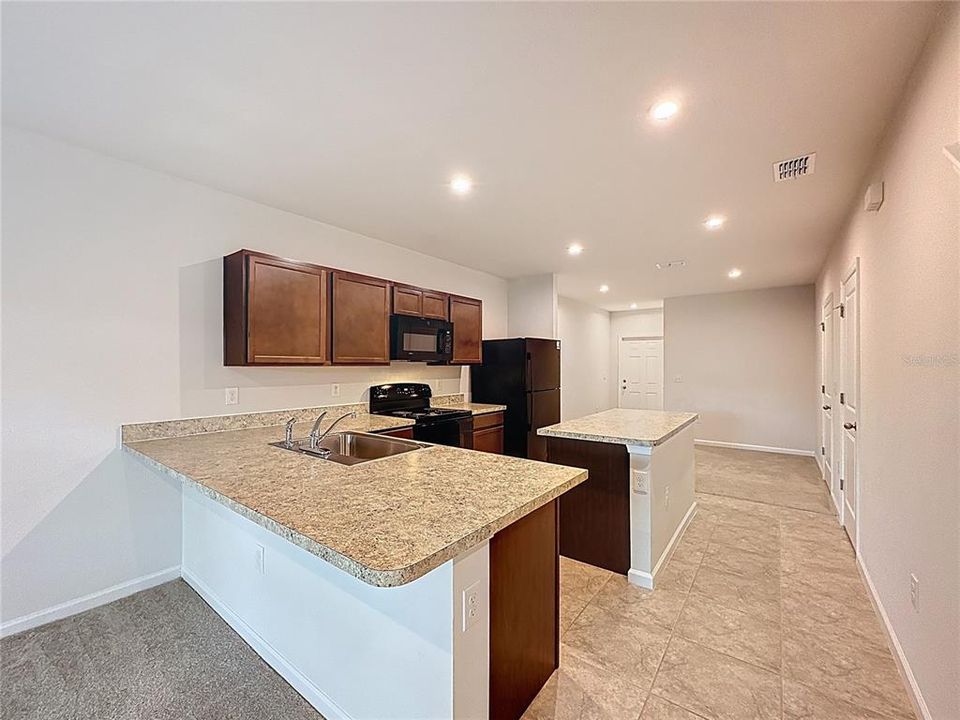For Rent: $1,750 (3 beds, 2 baths, 1413 Square Feet)