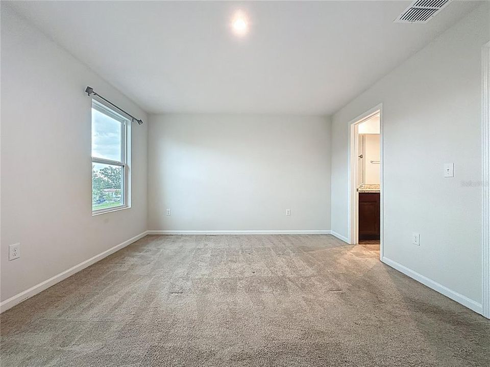 For Rent: $1,750 (3 beds, 2 baths, 1413 Square Feet)