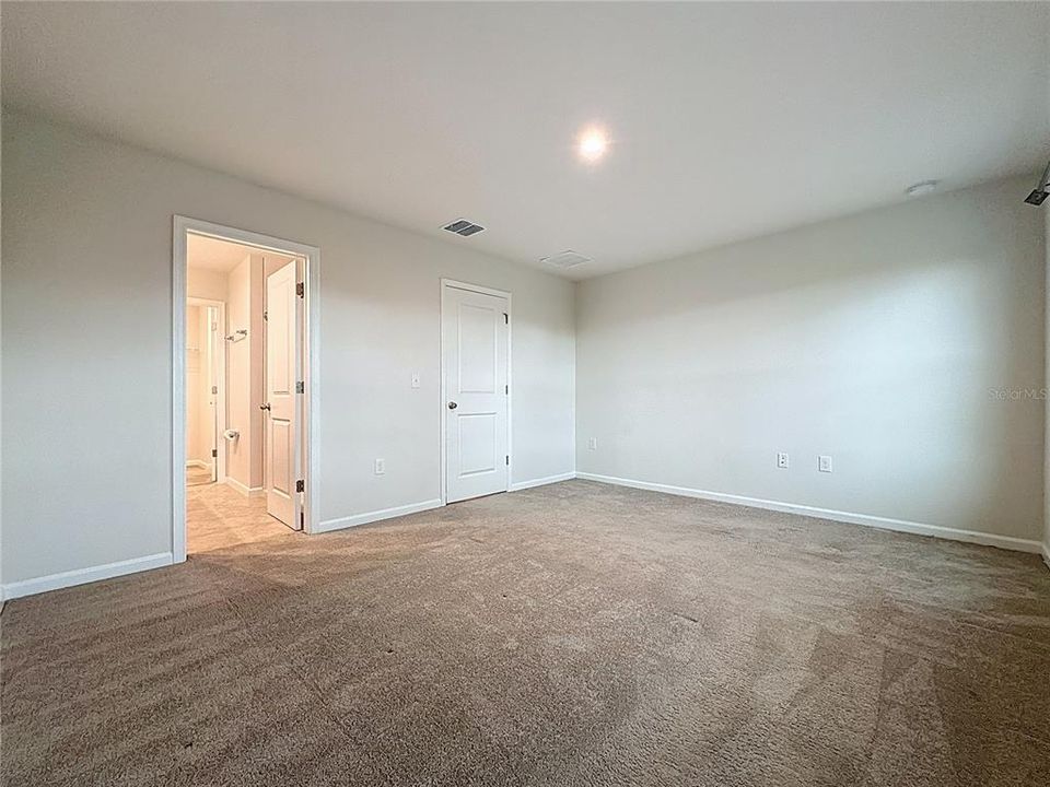 For Rent: $1,750 (3 beds, 2 baths, 1413 Square Feet)