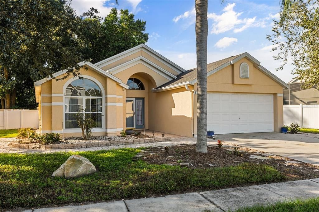 For Sale: $349,900 (3 beds, 2 baths, 1481 Square Feet)