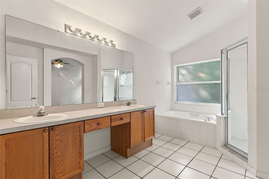 For Sale: $349,900 (3 beds, 2 baths, 1481 Square Feet)