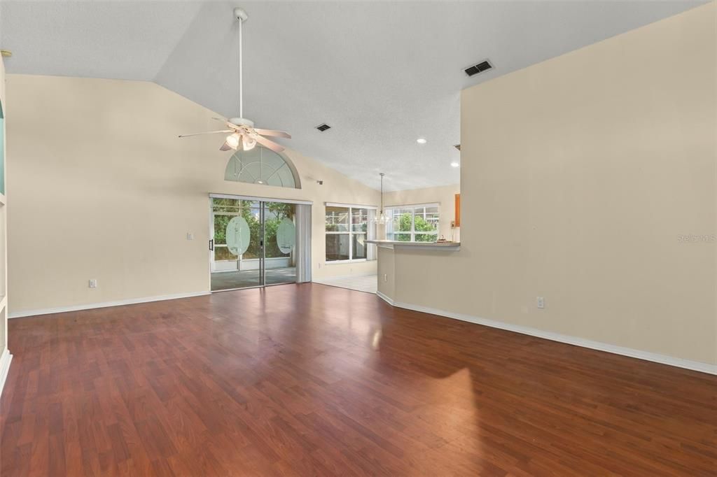 For Sale: $349,900 (3 beds, 2 baths, 1481 Square Feet)