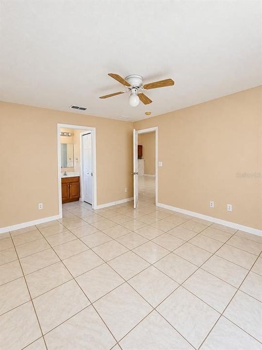 For Sale: $429,000 (6 beds, 0 baths, 2307 Square Feet)