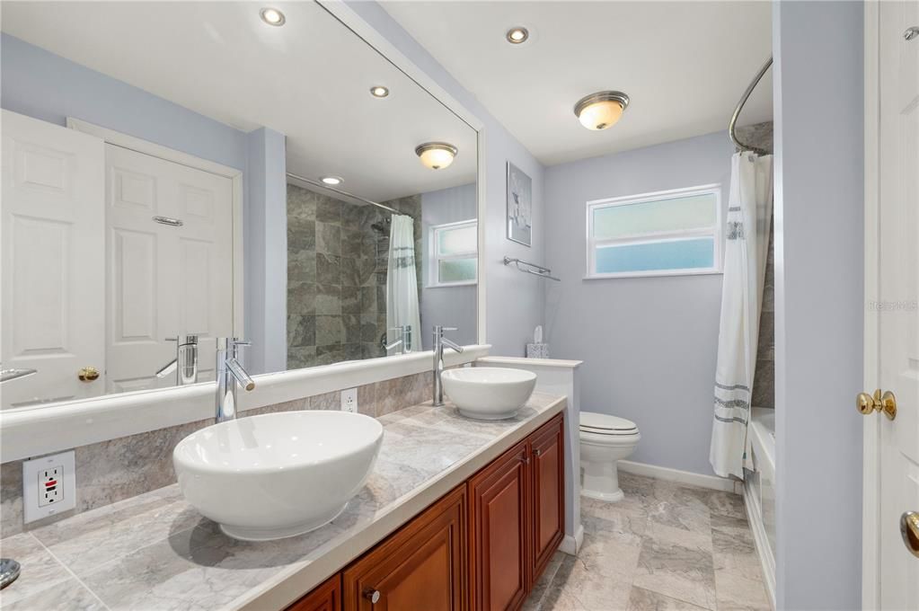 В аренду: $2,200 (3 спален, 2 ванн, 1628 Квадратных фут)
