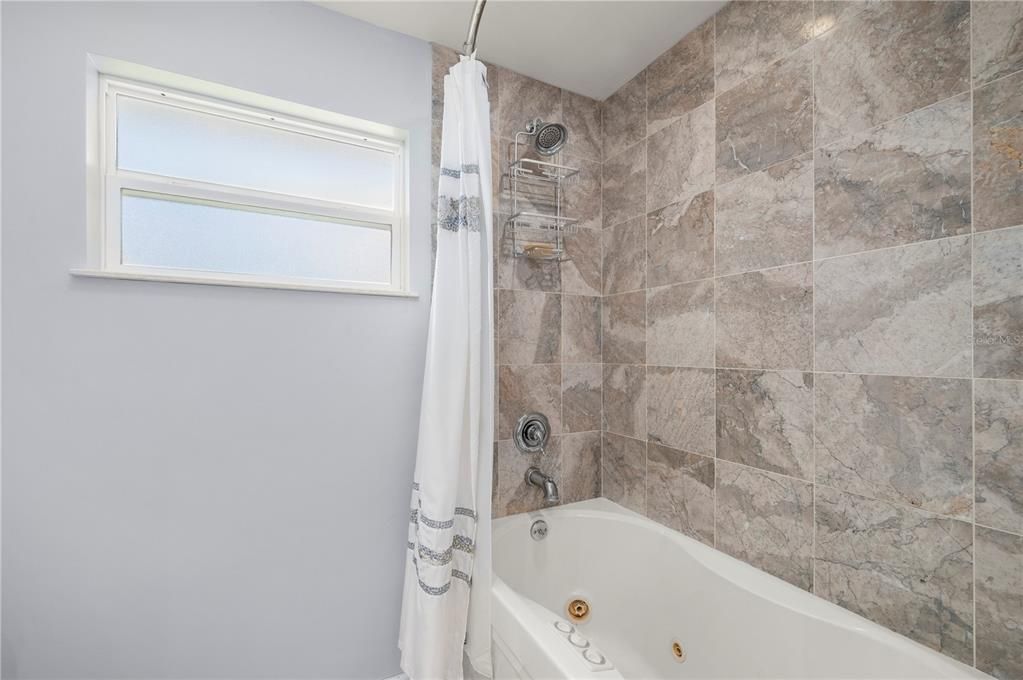 В аренду: $2,200 (3 спален, 2 ванн, 1628 Квадратных фут)