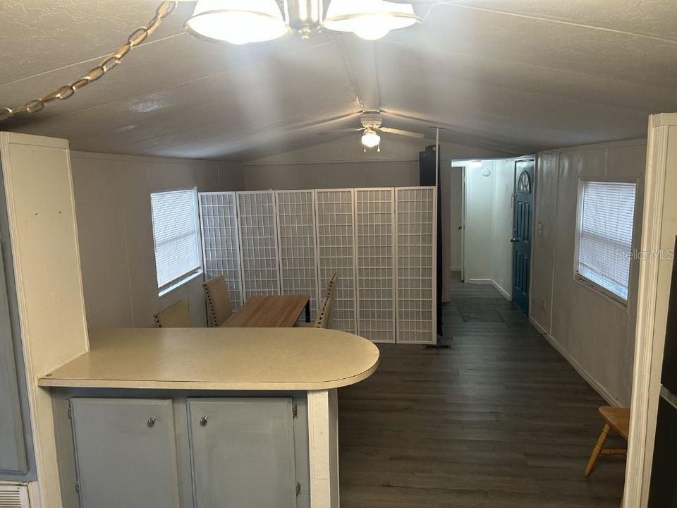 For Sale: $229,000 (2 beds, 2 baths, 930 Square Feet)