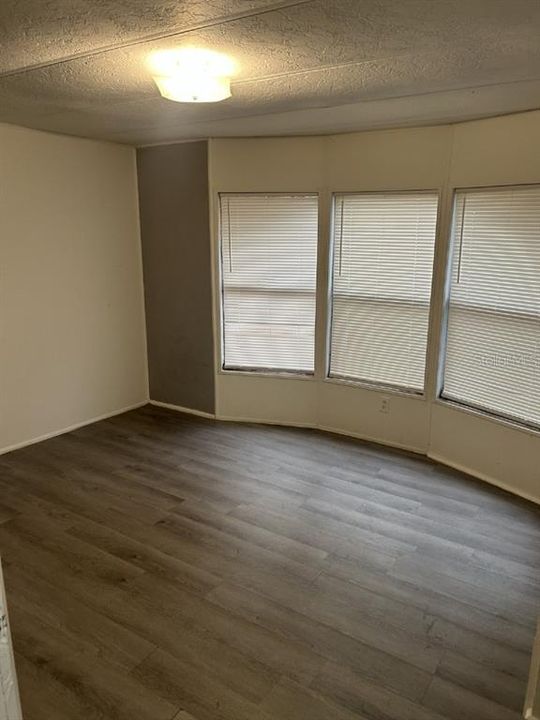 For Sale: $229,000 (2 beds, 2 baths, 930 Square Feet)