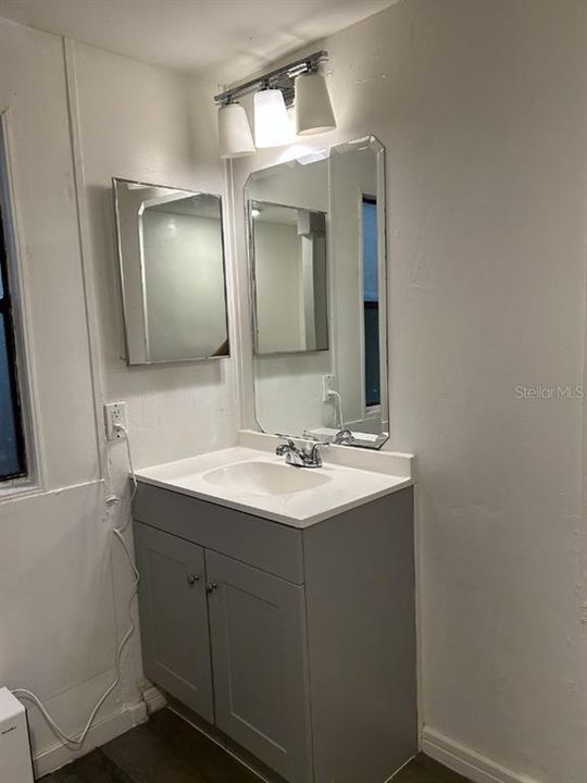 For Sale: $229,000 (2 beds, 2 baths, 930 Square Feet)