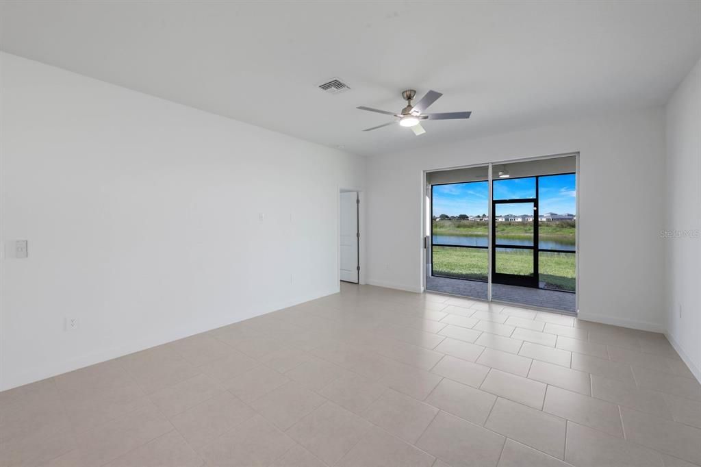 For Rent: $2,400 (4 beds, 2 baths, 2112 Square Feet)