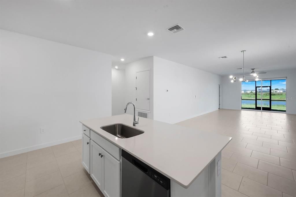 For Rent: $2,400 (4 beds, 2 baths, 2112 Square Feet)