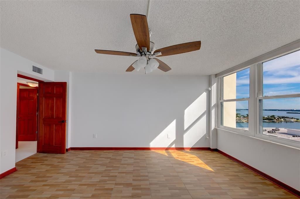 For Rent: $3,200 (2 beds, 2 baths, 1300 Square Feet)
