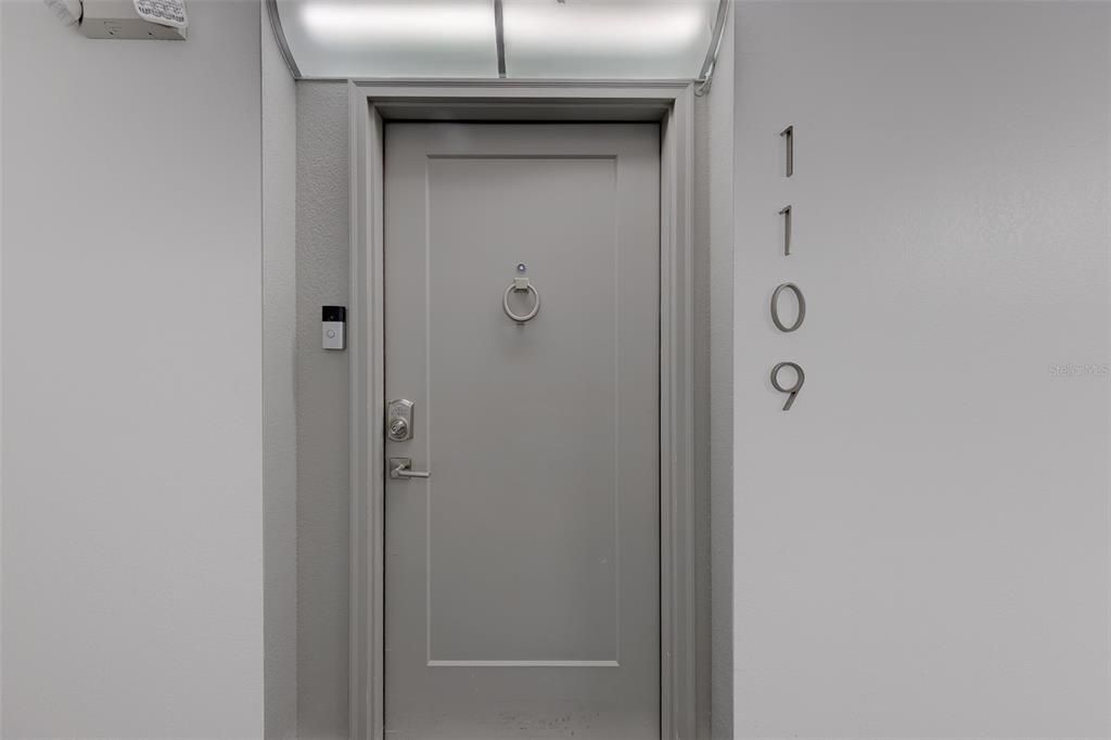 For Rent: $3,200 (2 beds, 2 baths, 1300 Square Feet)