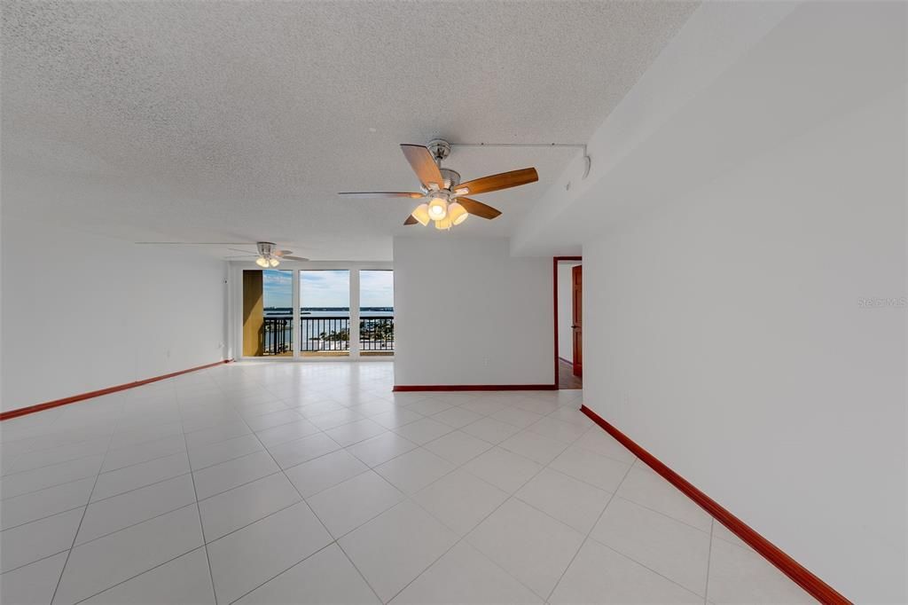 For Rent: $3,200 (2 beds, 2 baths, 1300 Square Feet)