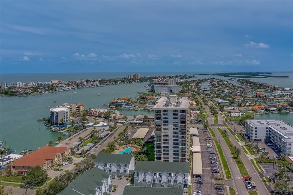 For Rent: $3,200 (2 beds, 2 baths, 1300 Square Feet)