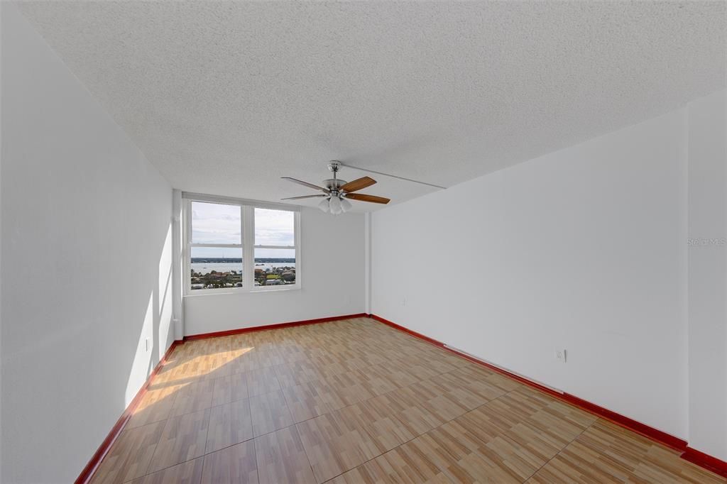 For Rent: $3,200 (2 beds, 2 baths, 1300 Square Feet)