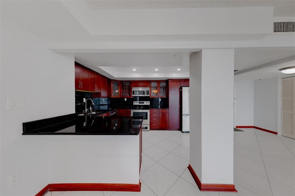 For Rent: $3,200 (2 beds, 2 baths, 1300 Square Feet)