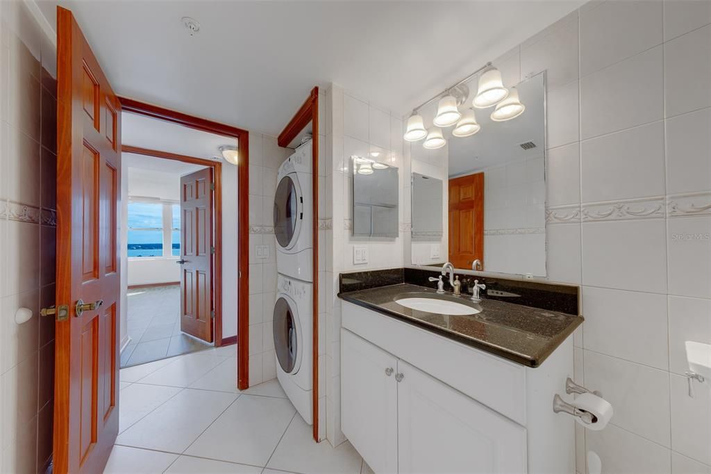 For Rent: $3,200 (2 beds, 2 baths, 1300 Square Feet)