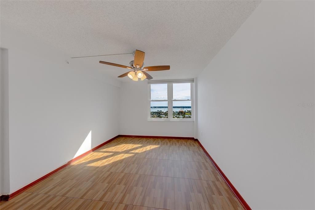 For Rent: $3,200 (2 beds, 2 baths, 1300 Square Feet)