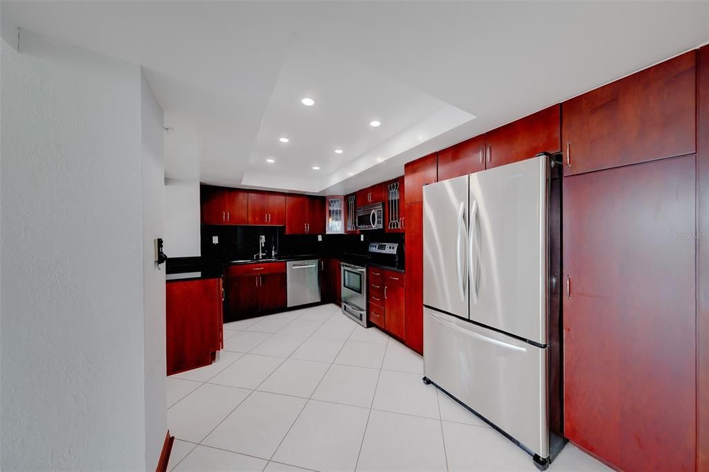 For Rent: $3,200 (2 beds, 2 baths, 1300 Square Feet)